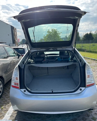 Toyota Prius cena 37000 przebieg: 264000, rok produkcji 2010 z Brwinów małe 29